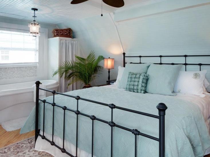 Seaglass Inn Bed And Breakfast Melbourne Beach Exterior photo