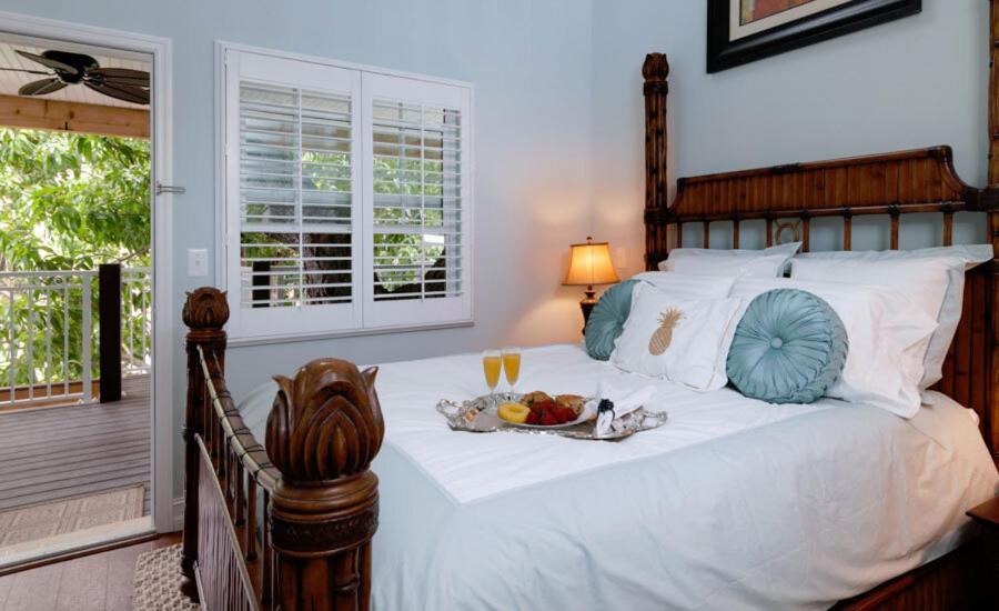Seaglass Inn Bed And Breakfast Melbourne Beach Room photo